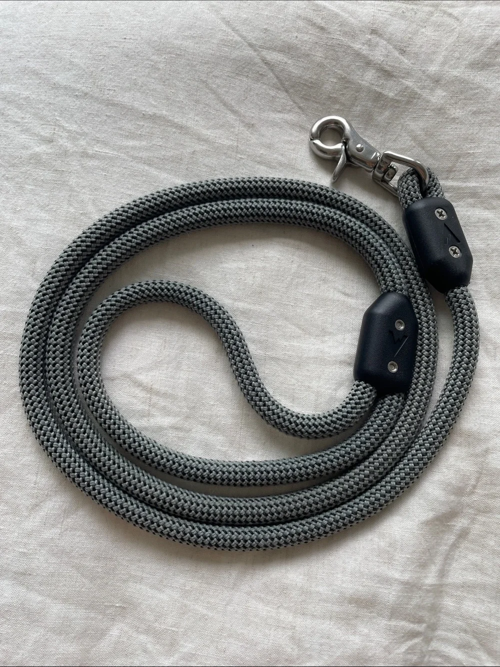 Atlas pet company - lifetime leash grey